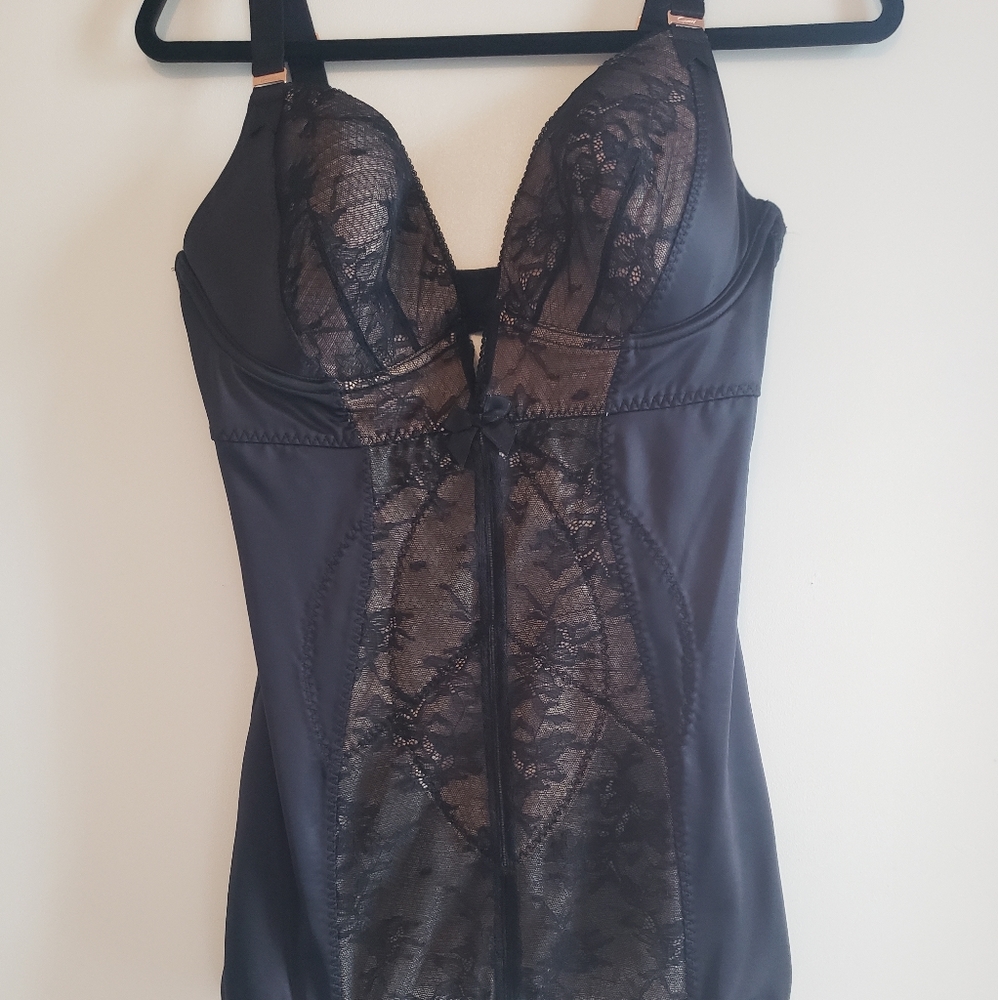Gossard open bottom black lace girdle